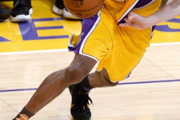 Rekomendasi Sepatu Basket Terlaris di Indonesia