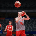 saat-fans-basket-masuk-lapangan-dan-bikin-rusuh