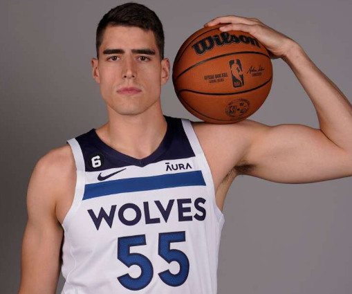 luka-garza-ingin-meniru-jejak-suksesnya-naz-reid