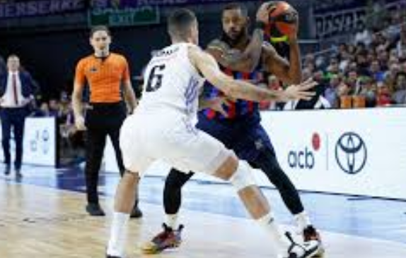 EuroLeague: Real Madrid Kalahkan Barcelona 88-82