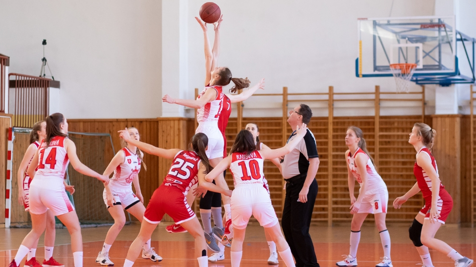 Teknik Crossover Dribble Basket yang Mematikan